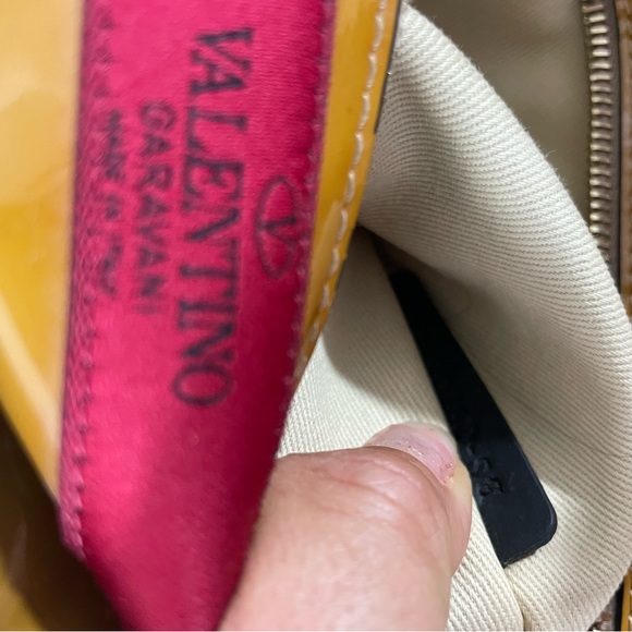 Valentino Garavani
Rockstud Medium Trapeze Tote Bag - Picture 13 of 14